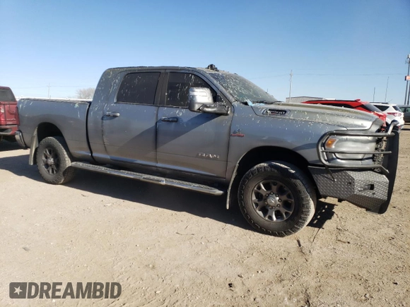 2024 Ram 2500 Laramie z VIN 3C6UR5NL9RG215545, wystawiony jako Copart lot #42339095 z przebiegiem 28 304 mil mil oraz Szkoda całkowita • Salvage title. Historia ofert i sprzedaży dostępna na DreamBid. Obrazek 4.