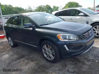 2016 Volvo XC60 T5 Platinum with VIN YV4612RMXG2844146, listed as a IAAI auction lot 42109135 with 98,400 mi miles. Bid and sale history available at carsss.com. Image 1.