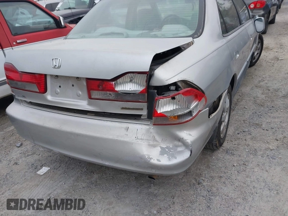 2002 Honda Accord SE с VIN 1HGCG56742A067127, выставлен на аукционе IAAI как лот 41780877 с пробегом 230 226 миль миль и . История ставок и продаж доступна на DreamBid. Изображение 6.