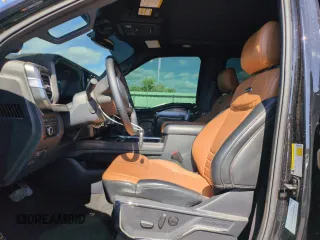 2024 Ford F-250 XL z VIN 1FT8W2BM1REE33484, wystawiony jako Copart lot #53136145 z przebiegiem 8734 mil mil oraz Szkody całkowita. Historia ofert i sprzedaży dostępna na DreamBid. Obrazek 7.