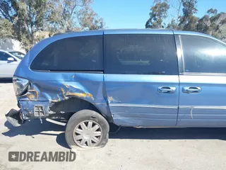 2007 Chrysler Town & Country LWB Limited with VIN 2A4GP64L07R170855, listed as a IAAI auction lot 41626921 with 215,502 mi miles. Bid and sale history available at carsss.com. Image 6.