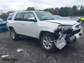 2024 Toyota 4Runner SR5 Premium with VIN JTENU5JR5R6218655, listed as a IAAI auction lot 40615924 with 9,497 mi miles. Bid and sale history available at carsss.com. Image 13.
