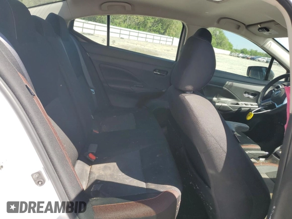 2020 Nissan Versa SR z VIN 3N1CN8FVXLL835663, wystawiony jako Copart lot #54312375 z przebiegiem 124 171 mil mil oraz Szkoda całkowita • Salvage title. Historia ofert i sprzedaży dostępna na DreamBid. Obrazek 10.