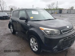 2015 Kia Soul + with VIN KNDJP3A58F7779613, listed as a IAAI auction lot 41944453 with 196,196 mi miles. Bid and sale history available at carsss.com. Image 1.