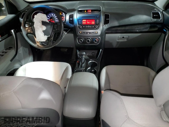 2015 Kia Sorento LX with VIN 5XYKT3A68FG593730, listed as a Copart auction lot 83308664 with 145,209 mi miles and Salvage Title. Bid and sale history available at carsss.com. Image 8.