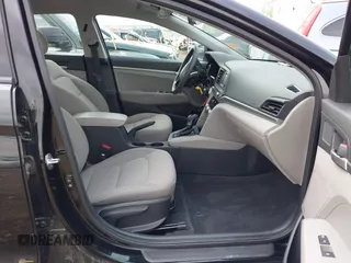 2020 Hyundai Elantra SE z VIN KMHD74LF5LU971931, wystawiony jako IAAI lot #42092857 z przebiegiem 38 323 mil mil oraz . Historia ofert i sprzedaży dostępna na DreamBid. Obrazek 5.