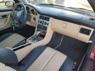 2003 Mercedes-Benz SLK 230 Kompressor с VIN WDBKK49F63F287958, выставлен на аукционе Copart как лот 81997114 с пробегом 64 366 миль миль и Чистый • Clean title. История ставок и продаж доступна на DreamBid. Изображение 8.