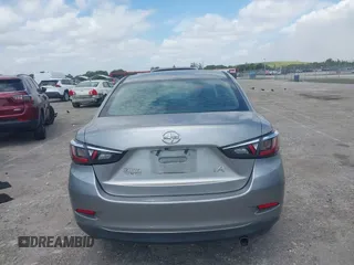 2016 Scion iA z VIN 3MYDLBZV4GY133476, wystawiony jako IAAI lot #42115431 z przebiegiem 112 087 mil mil oraz . Historia ofert i sprzedaży dostępna na DreamBid. Obrazek 16.
