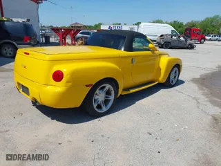 2004 Chevrolet SSR LS with VIN 1GCES14P54B108959, listed as a IAAI auction lot 41945649 with 129,202 mi miles. Bid and sale history available at carsss.com. Image 4.