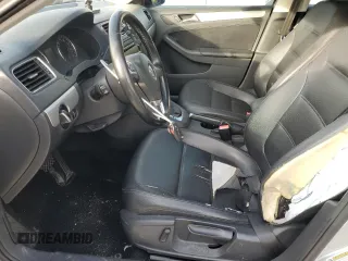 2013 Volkswagen Jetta SE с VIN 3VWDP7AJ1DM251929, выставлен на аукционе Copart как лот 53448185 с пробегом 272 882 миль миль и Списание • Salvage title. История ставок и продаж доступна на DreamBid. Изображение 7.