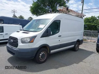 2017 Ford Transit z VIN 1FTYR1CM4HKA90749, wystawiony jako IAAI lot #42290302 z przebiegiem 185 603 mil mil oraz . Historia ofert i sprzedaży dostępna na DreamBid. Obrazek 2.