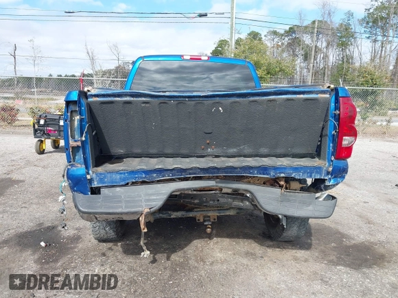 2003 Chevrolet Silverado 1500 LS with VIN 2GCEK19V031307424, listed as a IAAI auction lot 41485082 with 215,901 mi miles. Bid and sale history available at carsss.com. Image 6.