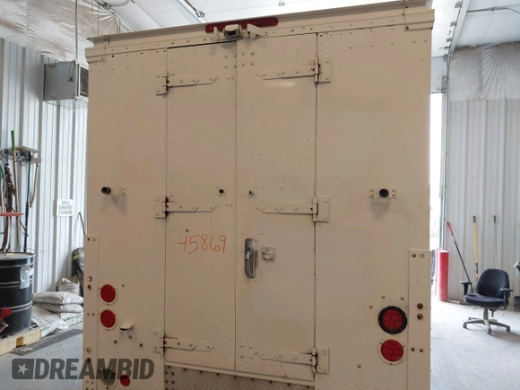 2016 Ford F-250 XL with VIN 1FDBF2B6XGED17622, listed as a IAAI auction lot 42245869 with 240,022 mi miles and . Bid and sale history available at DreamBid. Image 16.