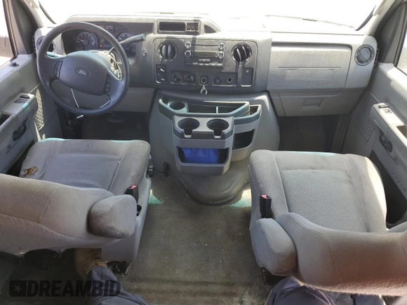 2014 Ford Econoline Passenger XL z VIN 1FBSS3BL9EDA71908, wystawiony jako Copart lot #57168455 z przebiegiem 171 672 mil mil oraz Tytuł czysty. Historia ofert i sprzedaży dostępna na DreamBid. Obrazek 8.