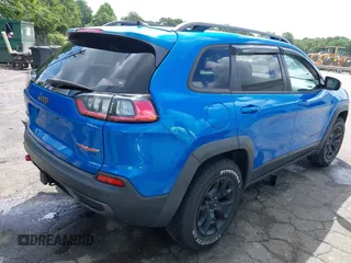 2019 Jeep Cherokee Trailhawk z VIN 1C4PJMBX1KD336247, wystawiony jako IAAI lot #42646549 z przebiegiem 61 636 mil mil oraz . Historia ofert i sprzedaży dostępna na DreamBid. Obrazek 4.