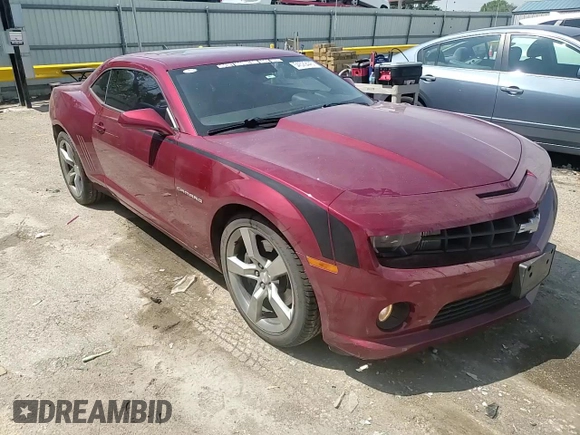 2010 Chevrolet Camaro 2SS z VIN 2G1FK1EJ9A9166335, wystawiony jako Copart lot #54529445 z przebiegiem 75 407 mil mil oraz Szkody całkowita. Historia ofert i sprzedaży dostępna na DreamBid. Obrazek 13.