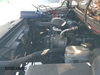 2008 Chevrolet Silverado 1500 Work Truck z VIN 1GCEC19X18Z208298, wystawiony jako IAAI lot #42944468 z przebiegiem 227 809 mil mil oraz . Historia ofert i sprzedaży dostępna na DreamBid. Obrazek 19.