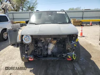 2022 Jeep Renegade Trailhawk z VIN ZACNJDC11NPN55195, wystawiony jako Copart lot #52811305 z przebiegiem 57 688 mil mil oraz Szkoda całkowita • Salvage title. Historia ofert i sprzedaży dostępna na DreamBid. Obrazek 5.