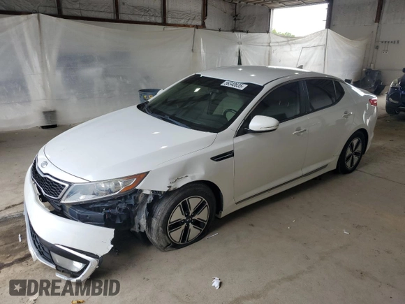 2013 Kia Optima EX z VIN KNAGM4AD4D5045301, wystawiony jako Copart lot #56340635 z przebiegiem 136 550 mil mil oraz Szkoda całkowita • Salvage title. Historia ofert i sprzedaży dostępna na DreamBid. Obrazek 1.