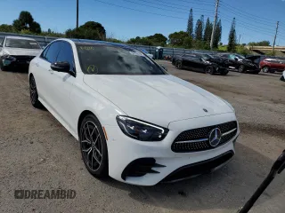 2022 Mercedes-Benz E-Class E 350 with VIN W1KZF8DB8NB083632, listed as a Copart auction lot 64756132 with 2,704 mi miles. Bid and sale history available at carsss.com. Image 1.