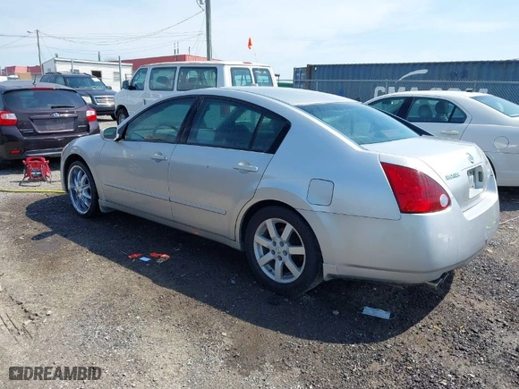 2004 Nissan Maxima SL with VIN 1N4BA41E84C822059, listed as a IAAI auction lot 42032195 with 213,650 mi miles. Bid and sale history available at carsss.com. Image 3.