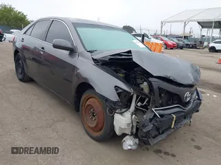 2011 Toyota Camry LE z VIN 4T4BF3EK5BR205071, wystawiony jako IAAI lot #42420981 z przebiegiem 197 698 mil mil oraz . Historia ofert i sprzedaży dostępna na DreamBid. Obrazek 1.