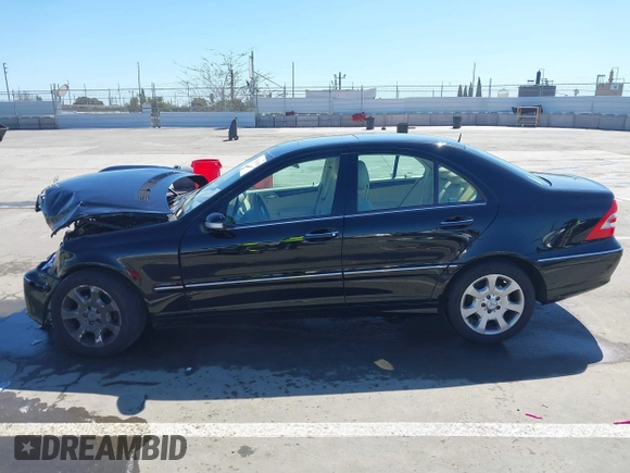 2005 Mercedes-Benz C 240 with VIN WDBRF61J15F622903, listed as a IAAI auction lot 41814269 with 60,841 mi miles and . Bid and sale history available at DreamBid. Image 14.