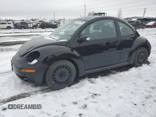 2010 Volkswagen New Beetle Coupe with VIN 3VWPG3AG6AM000247, listed as a Copart auction lot 45414795 with 115,692 mi miles and Salvage Title. Bid and sale history available at carsss.com. Image 1.
