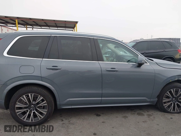 2022 Volvo XC90 Momentum with VIN YV4102CKXN1833414, listed as a IAAI auction lot 41167764 with 30,566 mi miles and . Bid and sale history available at DreamBid. Image 13.