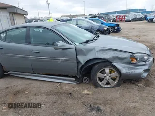 2007 Pontiac Grand Prix with VIN 2G2WP552371221110, listed as a IAAI auction lot 42011006 with 274,300 mi miles. Bid and sale history available at carsss.com. Image 6.