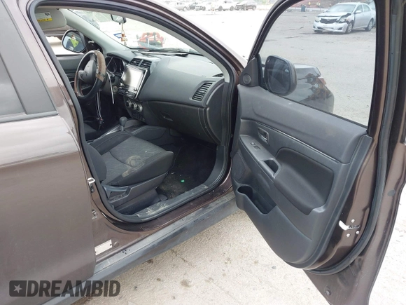 2020 Mitsubishi Outlander ES with VIN JA4AP3AU6LU015905, listed as a IAAI auction lot 42131560 with 97,732 mi miles and . Bid and sale history available at DreamBid. Image 5.