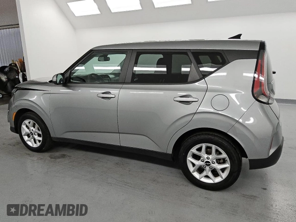 2023 Kia Soul LX with VIN KNDJ23AU0P7869958, listed as a Copart auction lot 55323095 with 61,995 mi miles and Clean Title. Bid and sale history available at DreamBid. Image 2.
