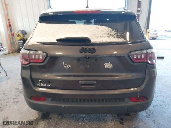 2019 Jeep Compass Latitude with VIN 3C4NJDBB0KT786610, listed as a IAAI auction lot 41261689 with 70,511 mi miles. Bid and sale history available at carsss.com. Image 16.