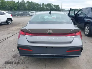 2024 Hyundai Elantra SEL с VIN KMHLM4DG1RU677138, выставлен на аукционе IAAI как лот 42788855 с пробегом 36 696 миль миль и . История ставок и продаж доступна на DreamBid. Изображение 16.