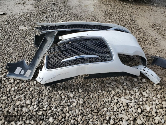 2015 Chrysler 300 C with VIN 2C3CCAET3FH922283, listed as a Copart auction lot 43240615 with 46,329 mi miles and Salvage Title. Bid and sale history available at DreamBid. Image 14.