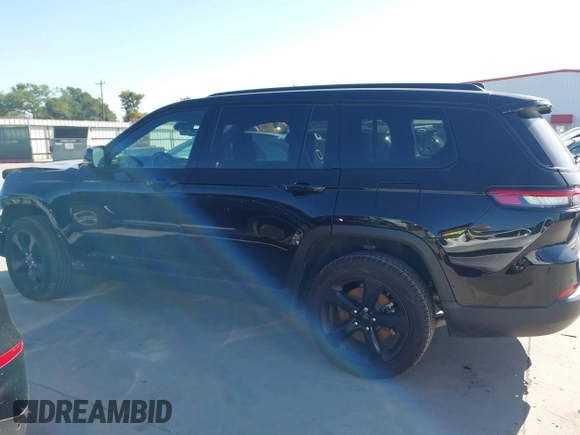 2024 Jeep Grand Cherokee Limited with VIN 1C4RJKBG4R8540492, listed as a IAAI auction lot 42241596 with 33,899 mi miles and . Bid and sale history available at DreamBid. Image 15.