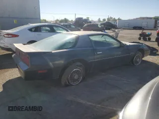 1983 Pontiac Firebird z VIN 1G2AS87H4DL227631, wystawiony jako Copart lot #73381454 z przebiegiem 92 009 mil mil oraz Czysty tytuł • Clean title. Historia ofert i sprzedaży dostępna na DreamBid. Obrazek 3.