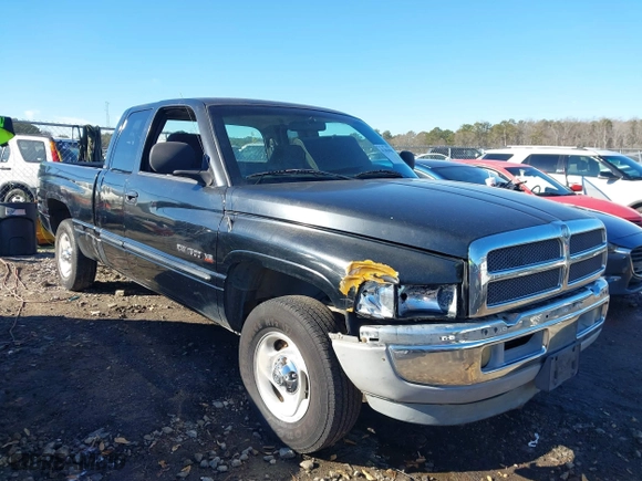 2000 Dodge Ram 1500 with VIN 1B7HC13Y7YJ180942, listed as a IAAI auction lot 41362908 with 398,452 mi miles. Bid and sale history available at carsss.com. Image 1.