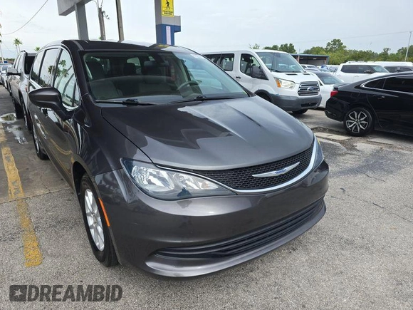 2018 Chrysler Pacifica Touring with VIN 2C4RC1DG1JR148709, listed as a IAAI auction lot 42787000 with 84,531 mi miles and . Bid and sale history available at DreamBid. Image 3.