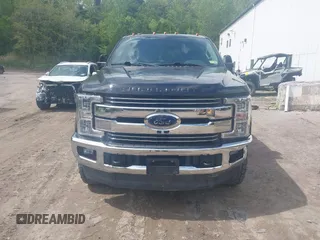 2018 Ford F-350 Platinum z VIN 1FT7W3BT0JEB33268, wystawiony jako IAAI lot #41994493 z przebiegiem 102 189 mil mil oraz . Historia ofert i sprzedaży dostępna na DreamBid. Obrazek 13.