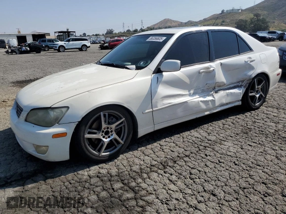2001 Lexus IS 300/350 z VIN JTHBD182110029807, wystawiony jako Copart lot #56356605 z przebiegiem 157 141 mil mil oraz Szkody całkowita. Historia ofert i sprzedaży dostępna na DreamBid. Obrazek 1.
