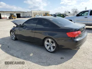 2011 BMW 3 Series 328i z VIN WBAKE3C52BE557644, wystawiony jako Copart lot #52886685 z przebiegiem 151 824 mil mil oraz Nie do naprawy • Non repairable. Historia ofert i sprzedaży dostępna na DreamBid. Obrazek 2.