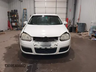 2008 Volkswagen Jetta Sedan SE with VIN 3VWRM71K98M015672, listed as a IAAI auction lot 41275576 with 161,131 mi miles. Bid and sale history available at carsss.com. Image 12.