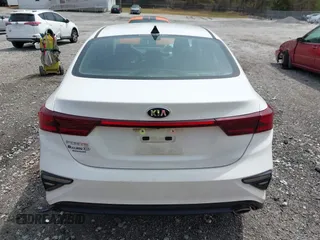 2021 Kia Forte FE z VIN 3KPF24AD5ME335331, wystawiony jako IAAI lot #41926109 z przebiegiem 87 354 mil mil oraz . Historia ofert i sprzedaży dostępna na DreamBid. Obrazek 17.