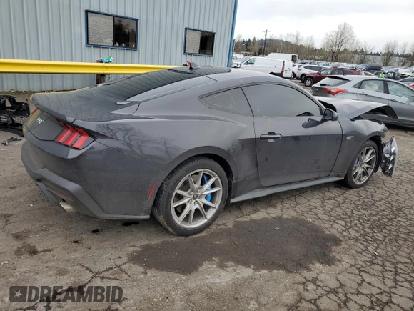 2024 Ford Mustang GT z VIN 1FA6P8CF5R5414448, wystawiony jako Copart lot #46405615 z przebiegiem 10 954 mil mil oraz Szkoda całkowita • Salvage title. Historia ofert i sprzedaży dostępna na DreamBid. Obrazek 3.