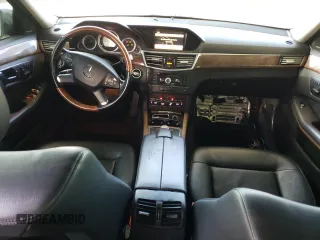 2010 Mercedes-Benz E 350 Luxury with VIN WDDHF5GB3AA132788, listed as a Copart auction lot 52575595 with 121,476 mi miles and Salvage Title. Bid and sale history available at carsss.com. Image 8.
