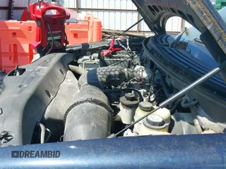 2005 Ford F-150 STX с VIN 1FTRX14W75FA02307, выставлен на аукционе IAAI как лот 43018761 с пробегом 196 093 миль миль и . История ставок и продаж доступна на DreamBid. Изображение 13.