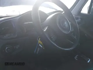 2020 Jeep Renegade Latitude z VIN ZACNJBBB3LPL87460, wystawiony jako IAAI lot #41547700 z przebiegiem 75 000 mil mil oraz . Historia ofert i sprzedaży dostępna na DreamBid. Obrazek 11.