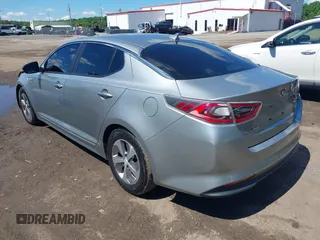 2015 Kia Optima Hybrid with VIN KNAGM4AD2F5082642, listed as a IAAI auction lot 39434717 with 131,000 mi miles. Bid and sale history available at carsss.com. Image 3.