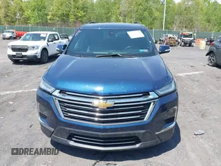 2023 Chevrolet Traverse LT z VIN 1GNEVHKWXPJ264538, wystawiony jako IAAI lot #42252033 z przebiegiem 25 321 mil mil oraz . Historia ofert i sprzedaży dostępna na DreamBid. Obrazek 12.